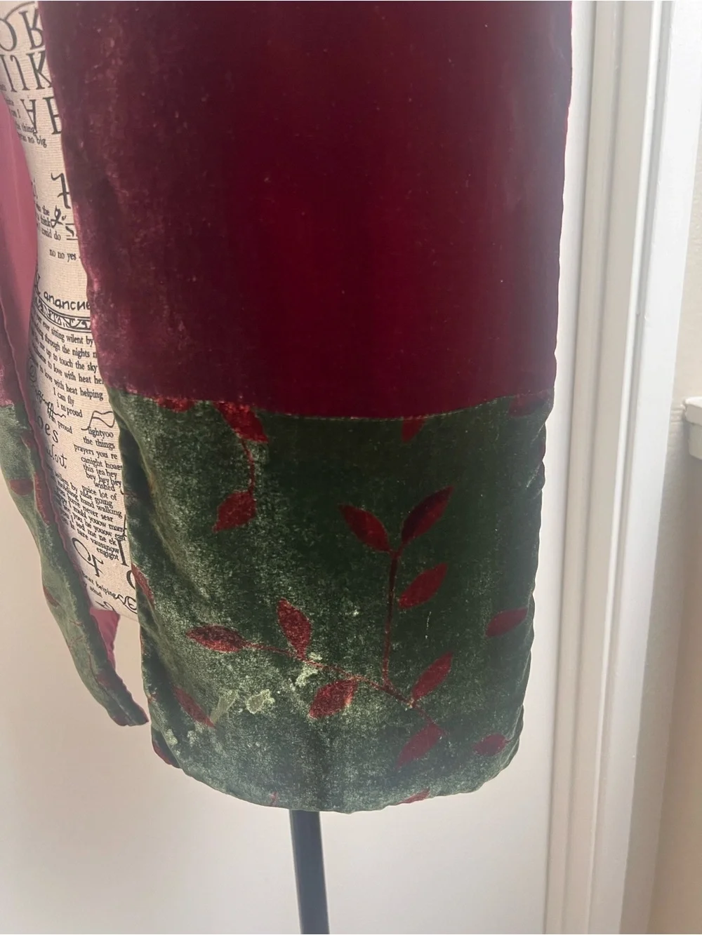 Vintage 100% Silk Velvet Scarf Shawl Green Burgundy Made USA